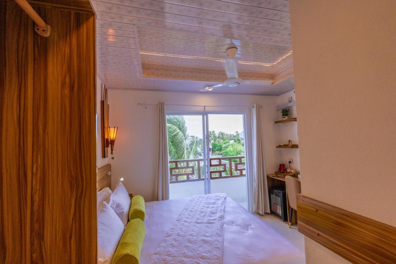 Hotel Batuta Maldives Fourson à Thulusdhoo Extérieur photo