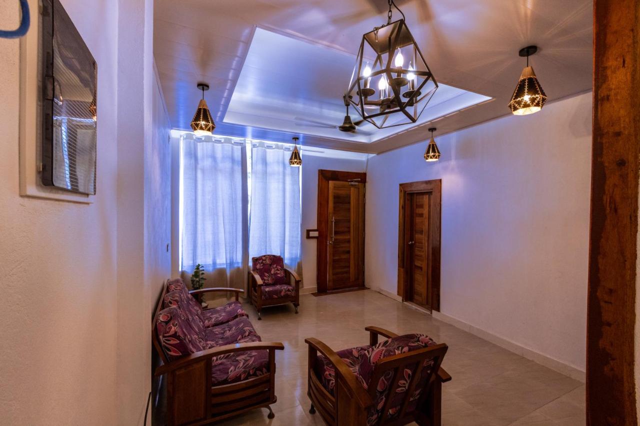 Hotel Batuta Maldives Fourson à Thulusdhoo Extérieur photo